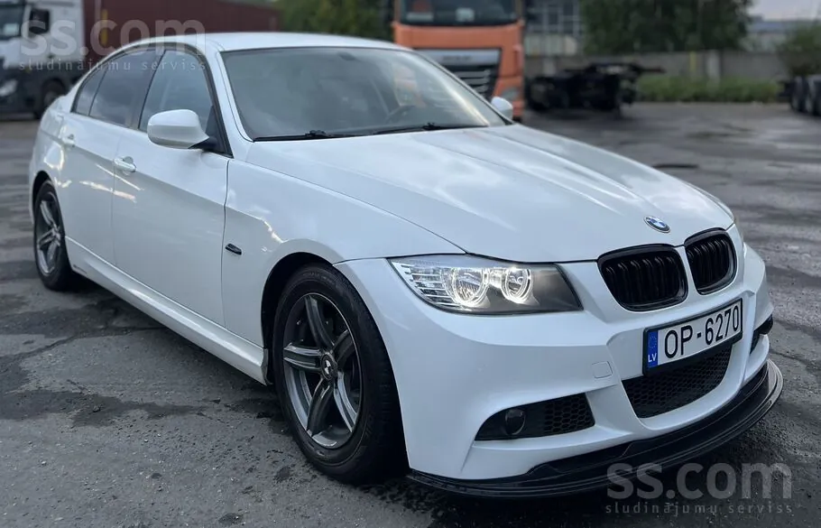 BMW 318 2009 photo 5