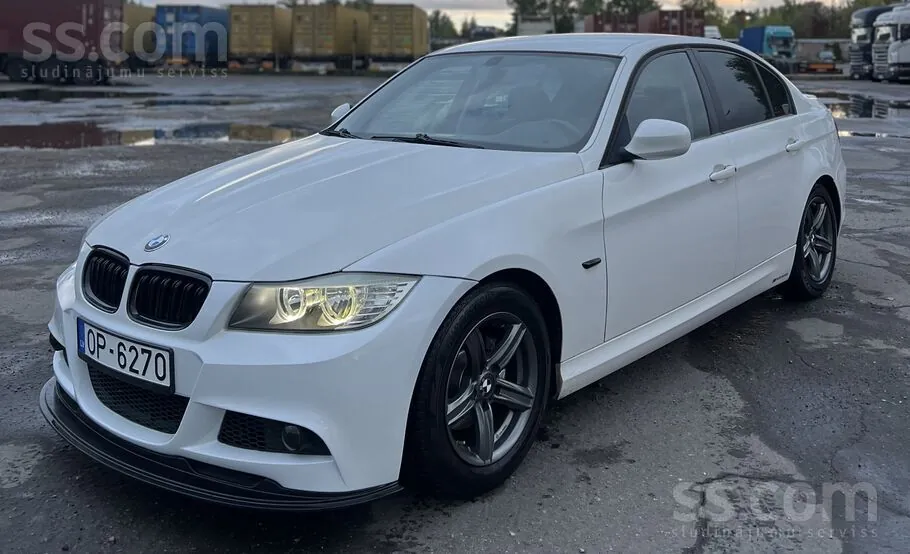 BMW 318 2009 photo 4