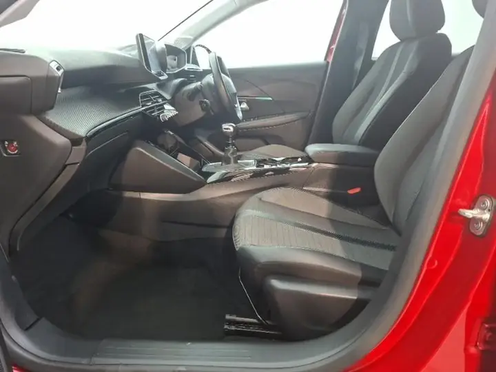 Peugeot 208 2020 photo 5