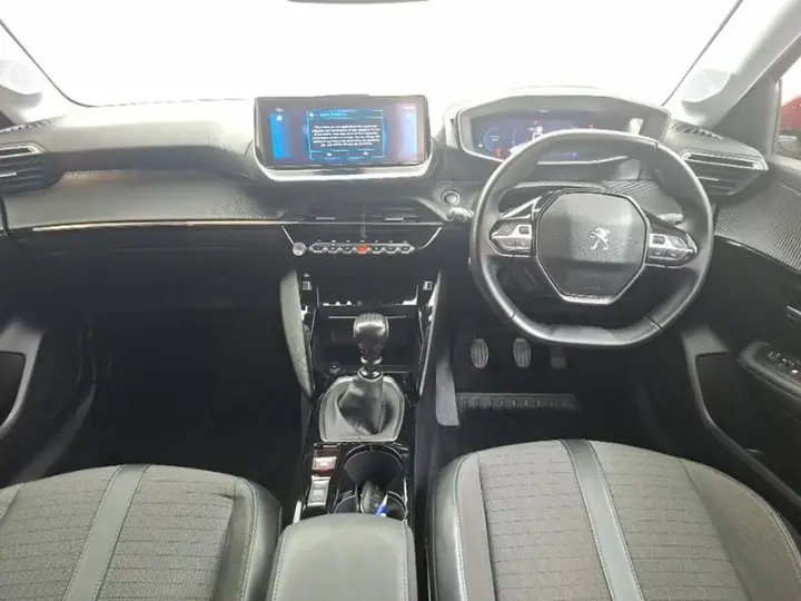 Peugeot 208 2020 photo 3