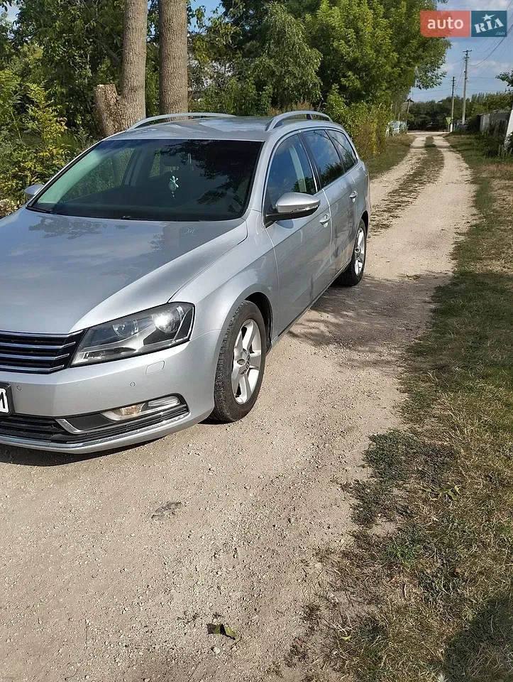 Volkswagen Passat 2011 photo 5