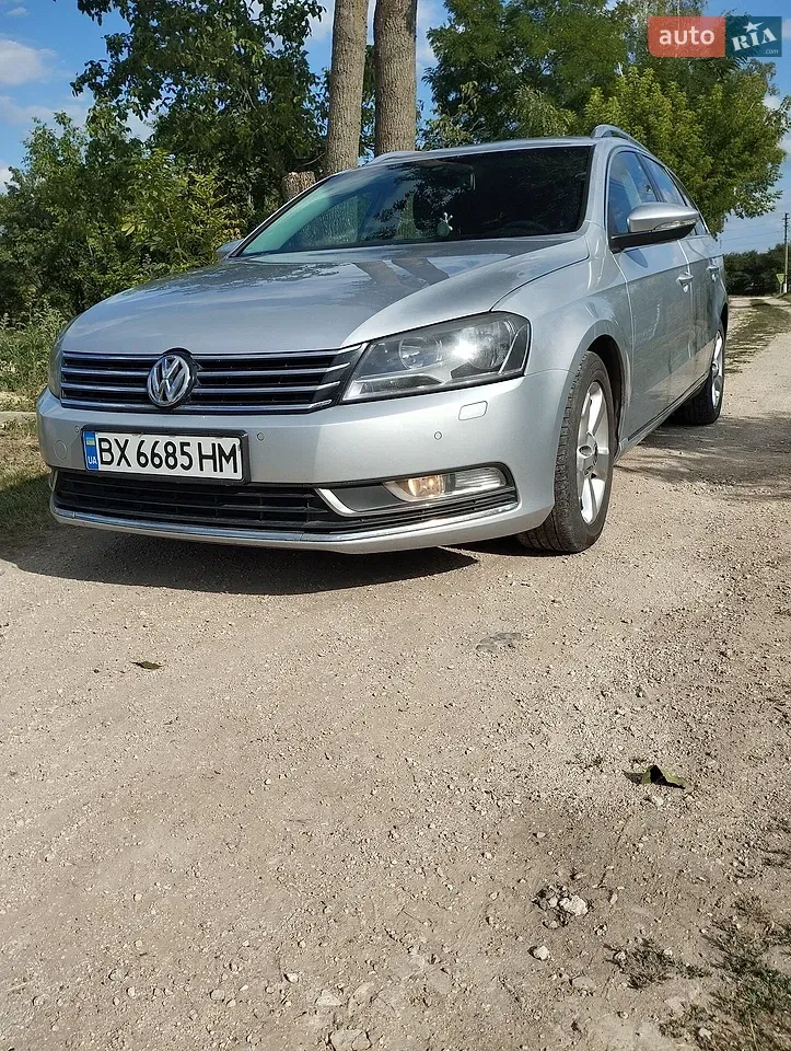 Volkswagen Passat 2011 photo 2