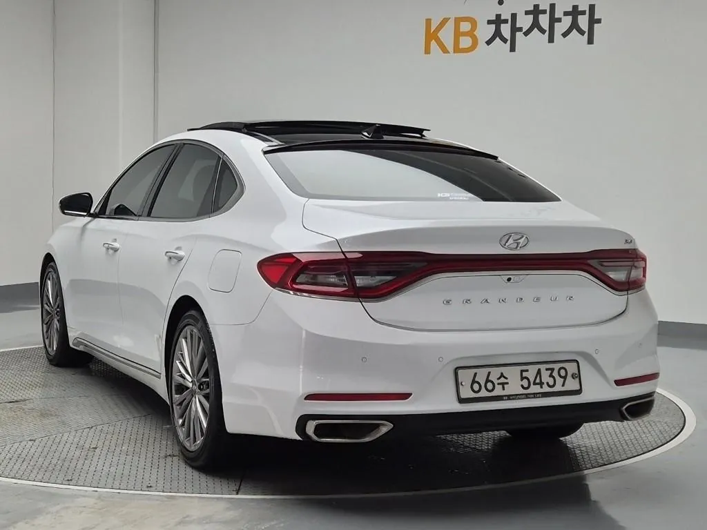 Hyundai Grandeur 2017 photo 2