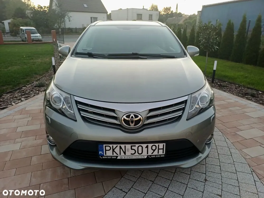 Toyota Avensis 2015 photo 2