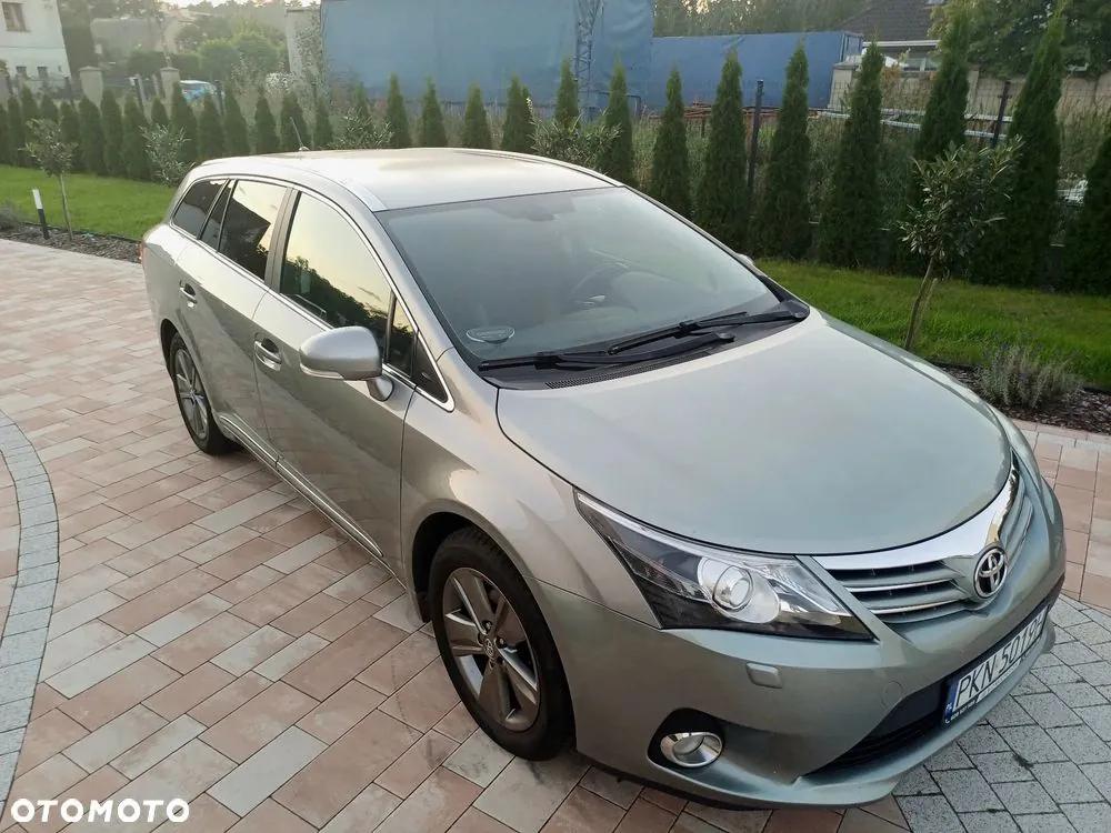 Toyota Avensis 2015 photo 4