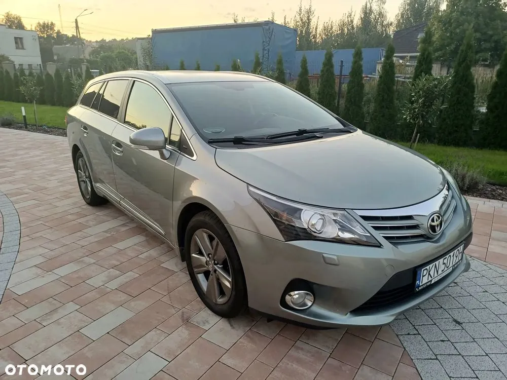 Toyota Avensis 2015 photo 3