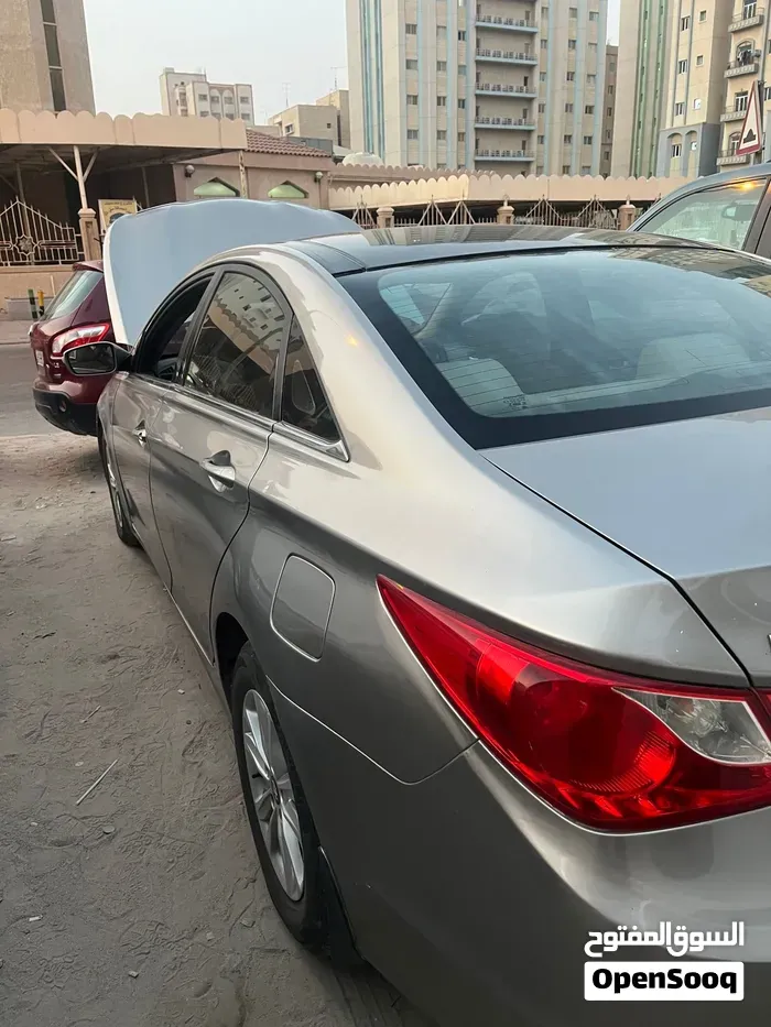 Hyundai Sonata 2011 photo 4