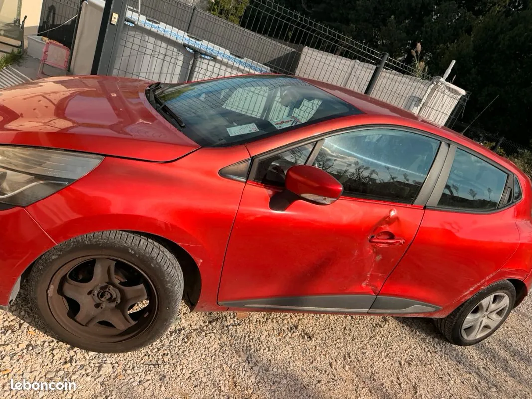 Renault Clio 2013 photo 2