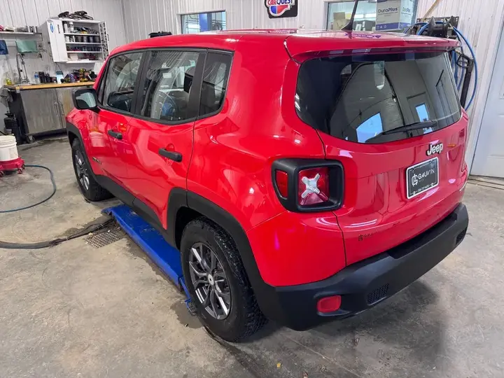 Jeep Renegade 2015 photo 4