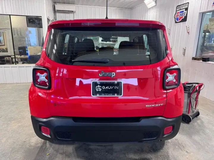 Jeep Renegade 2015 photo 5
