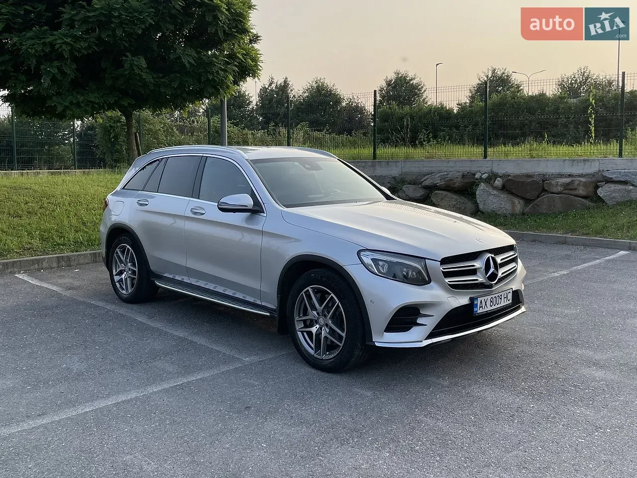 Mercedes-Benz Glc-Class 2016 photo 2