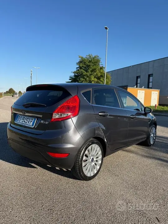 Ford Fiesta 2008 photo 4