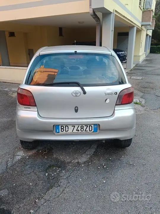 Toyota Yaris 1999 photo 4