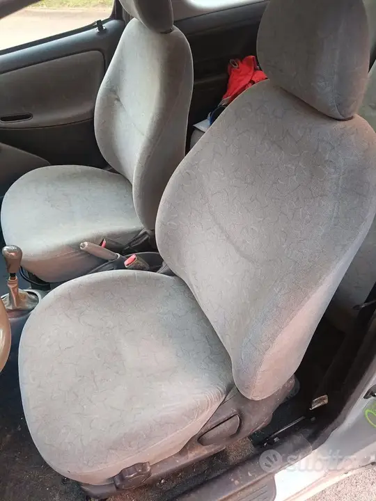 Toyota Yaris 1999 photo 5