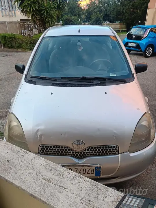 Toyota Yaris 1999 photo 2