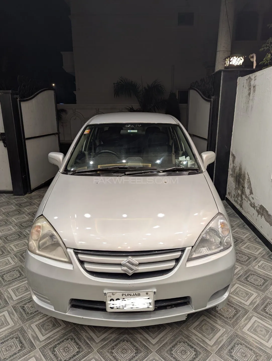 Suzuki Liana