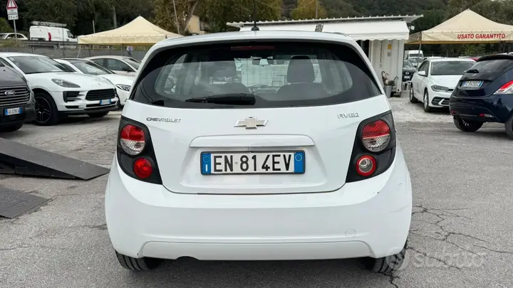 Chevrolet Aveo 2012 photo 4