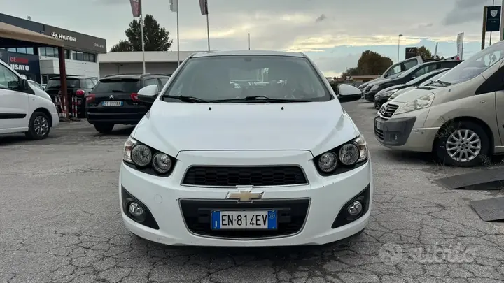 Chevrolet Aveo 2012 photo 5