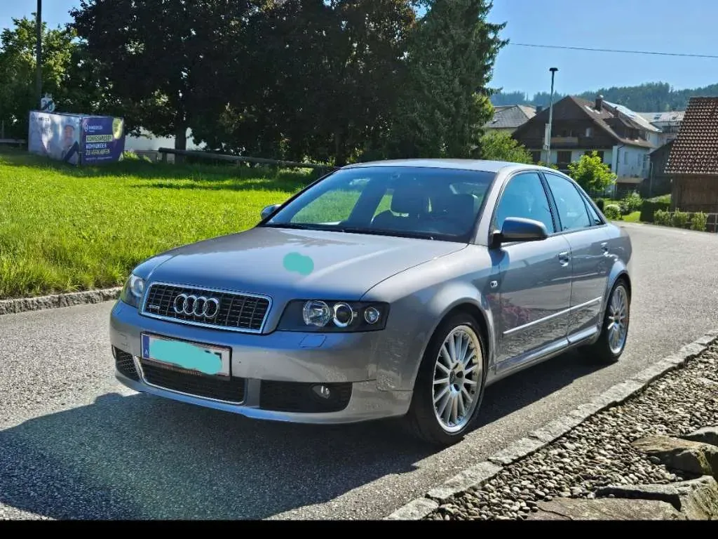 Audi A4 2003 photo 2