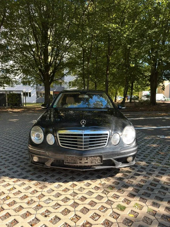 Mercedes-Benz W 211
