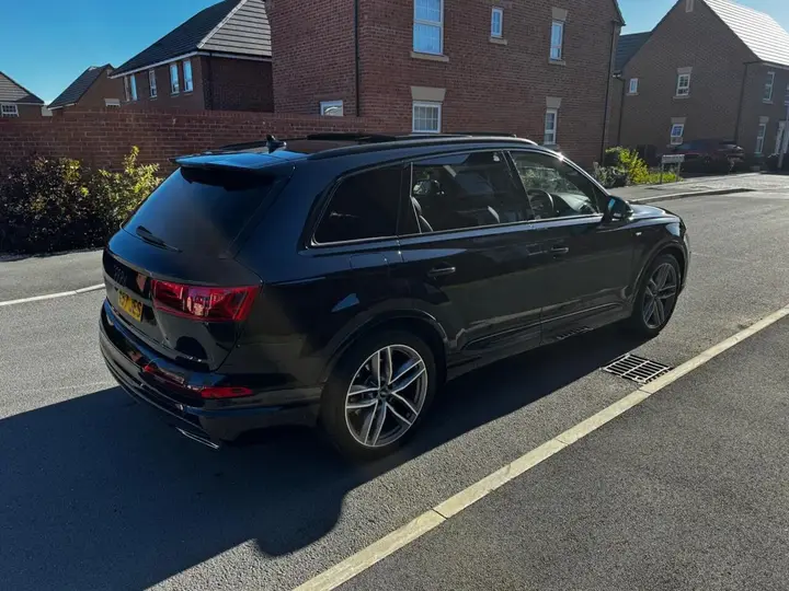 Audi Q7 2018 photo 4