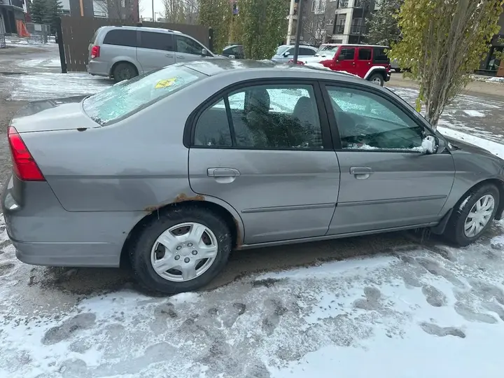 Honda Civic 2005 photo 3