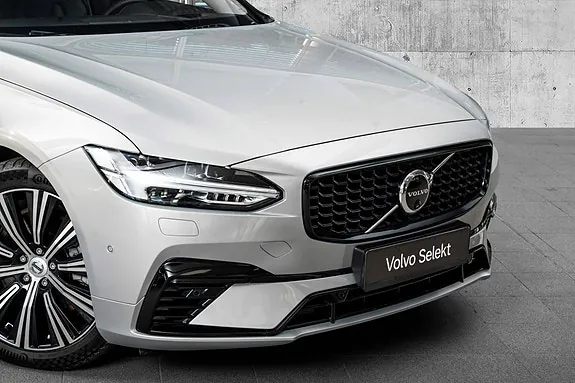 Volvo V90 2025 photo 2