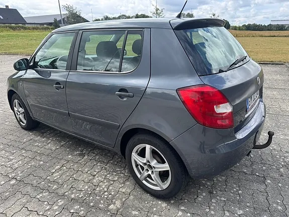 Skoda Fabia 2008 photo 4