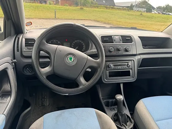 Skoda Fabia 2008 photo 5