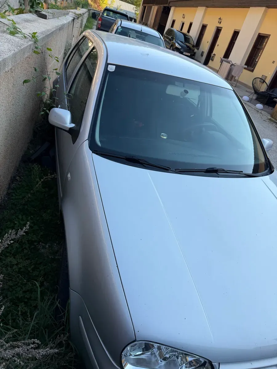 Volkswagen Golf 2000 photo 2