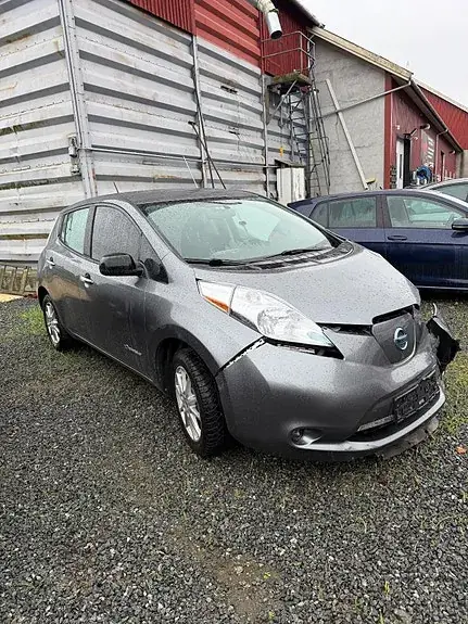 Nissan Leaf 2015 photo 3