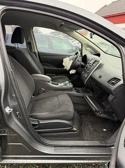 Nissan Leaf 2015 photo 5