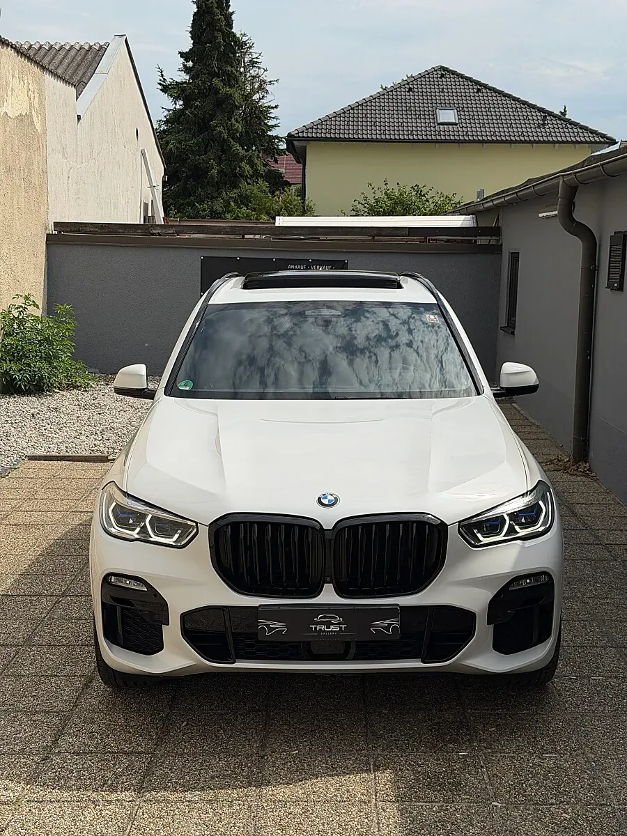 BMW X5 2019 photo 2