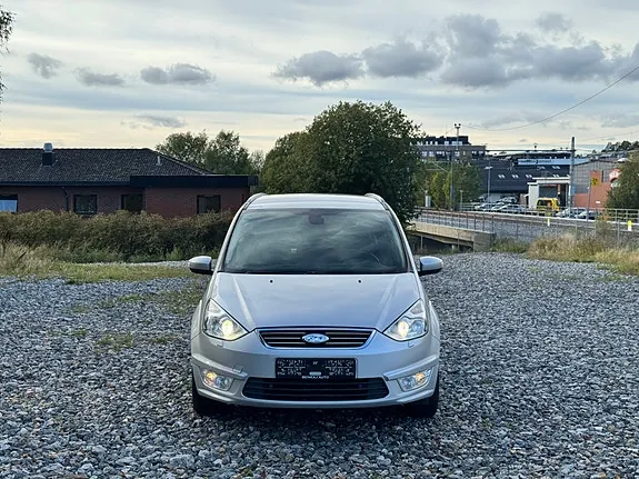 Ford Galaxy 2011 photo 2