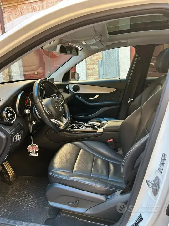 Mercedes-Benz Glc 2018 photo 4
