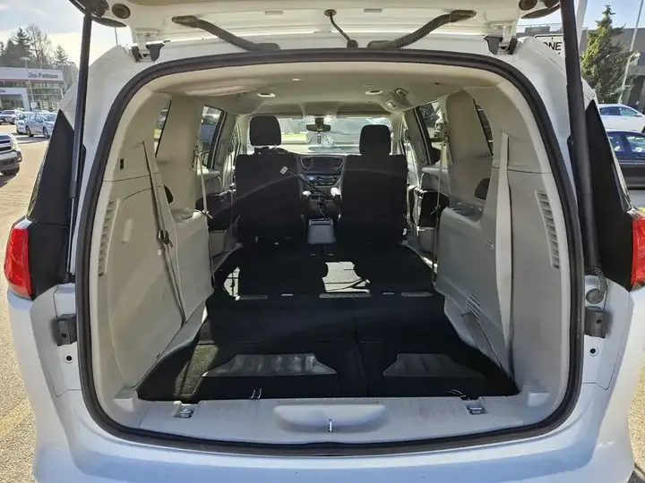 Chrysler Grand Caravan 2022 photo 5