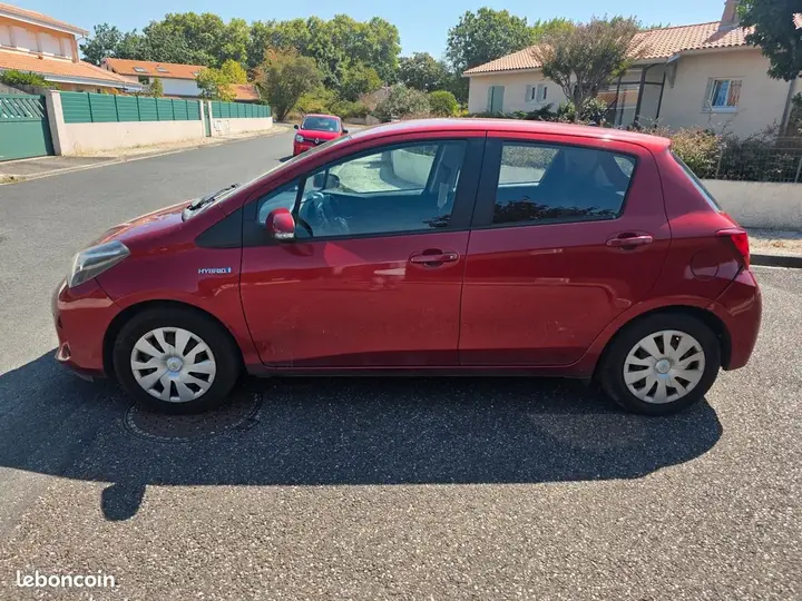 Toyota Yaris 2015 photo 3