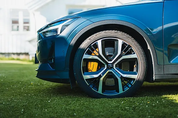 Polestar 2 2021 photo 2