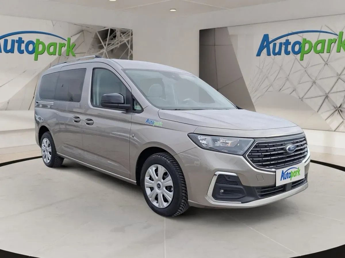 Ford Tourneo Connect Titanium 2025 photo 3