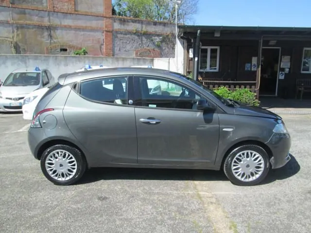 Lancia Ypsilon 2017 photo 2