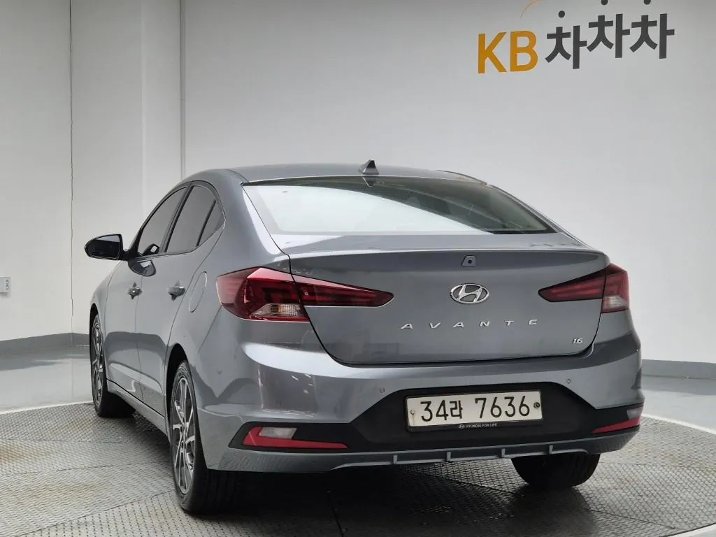 Hyundai Avante 2019 photo 2