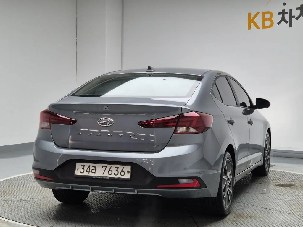 Hyundai Avante 2019 photo 3