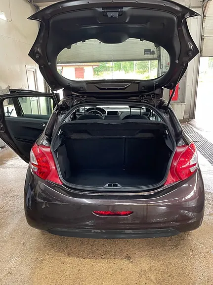 Peugeot 208 2012 photo 5