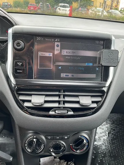 Peugeot 208 2012 photo 3