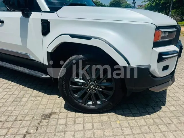 Toyota Land Cruiser Prado 2024 photo 3