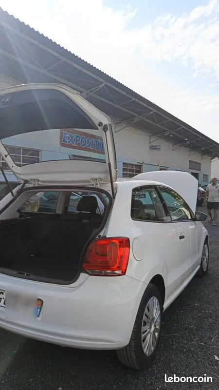 Volkswagen Polo 2012 photo 2