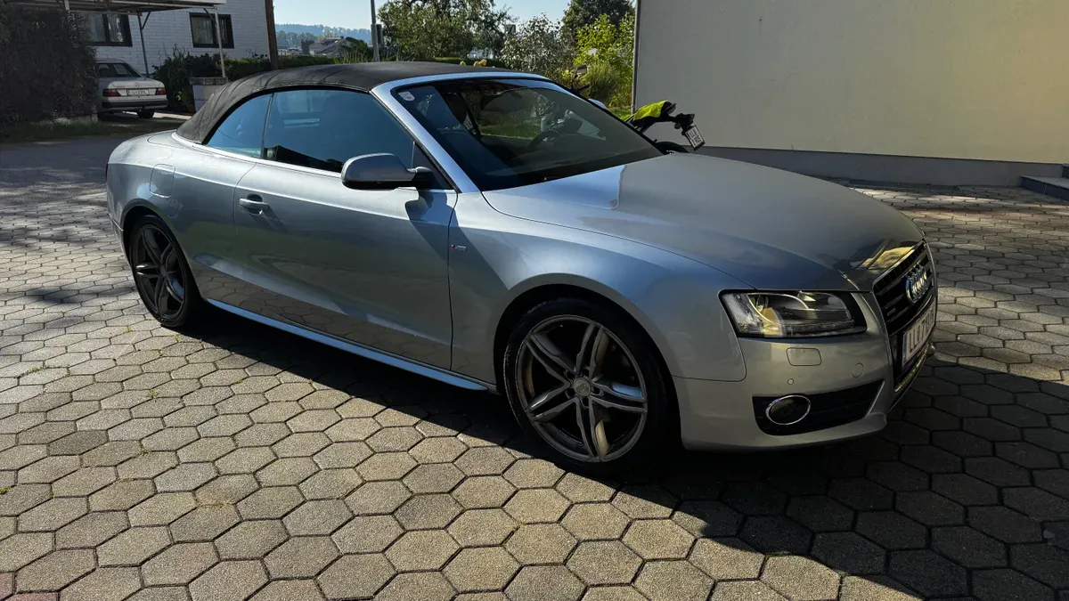 Audi A5 2011 photo 2