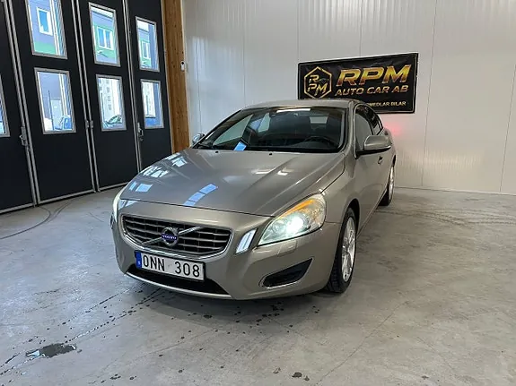 Volvo S60 2011 photo 4