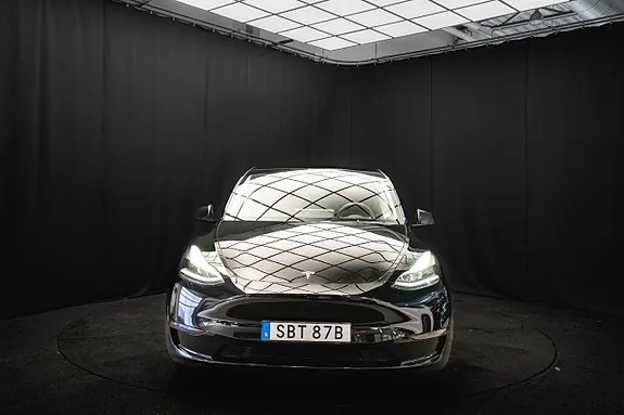 Tesla Model Y 2023 photo 4