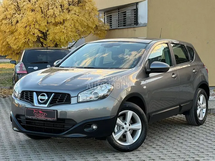 Nissan Qashqai 2012 photo 2